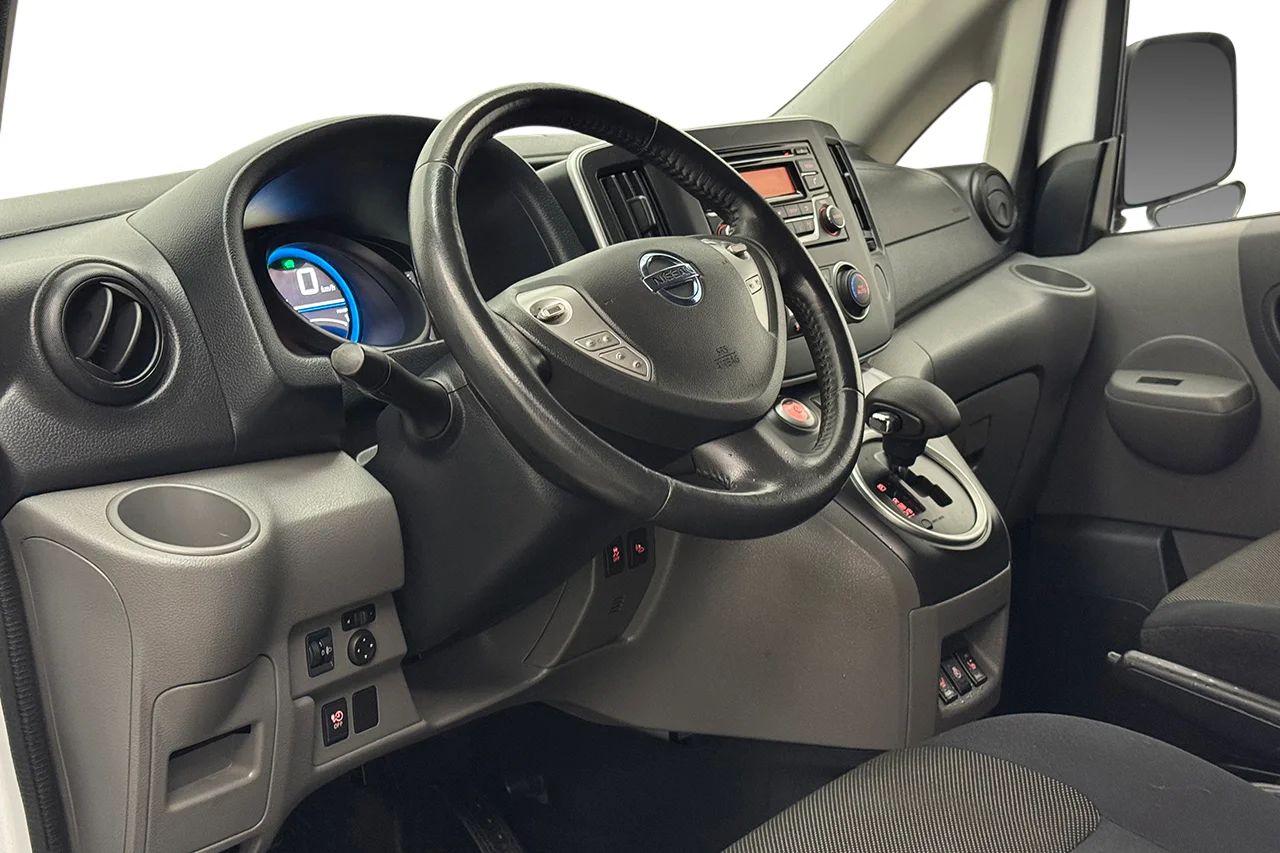 Nissan e-NV200 Skåp 40 kWh Inredd 2xSidodörr Kamera Rattvärme MOMS – bild 15 av 28