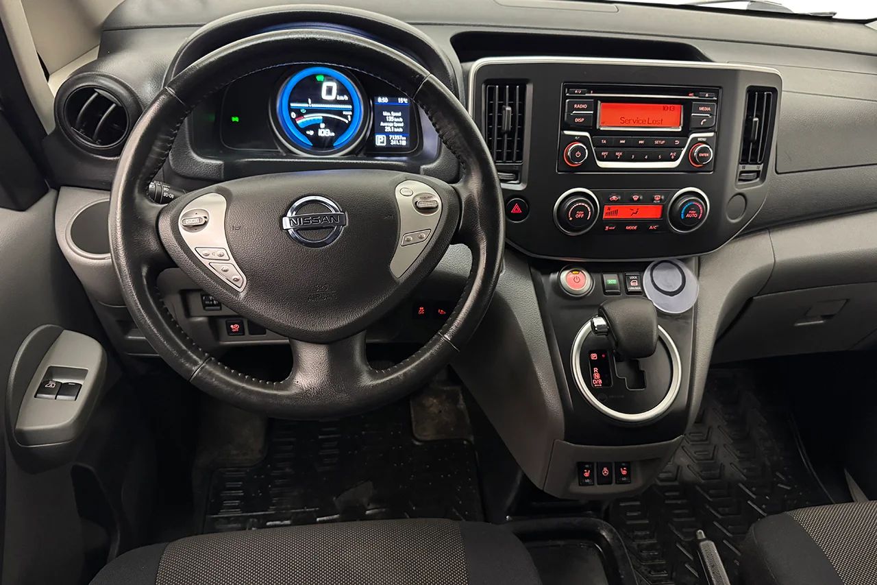 Nissan e-NV200 Skåp 40 kWh Inredd 2xSidodörr Kamera Rattvärme MOMS – bild 16 av 28