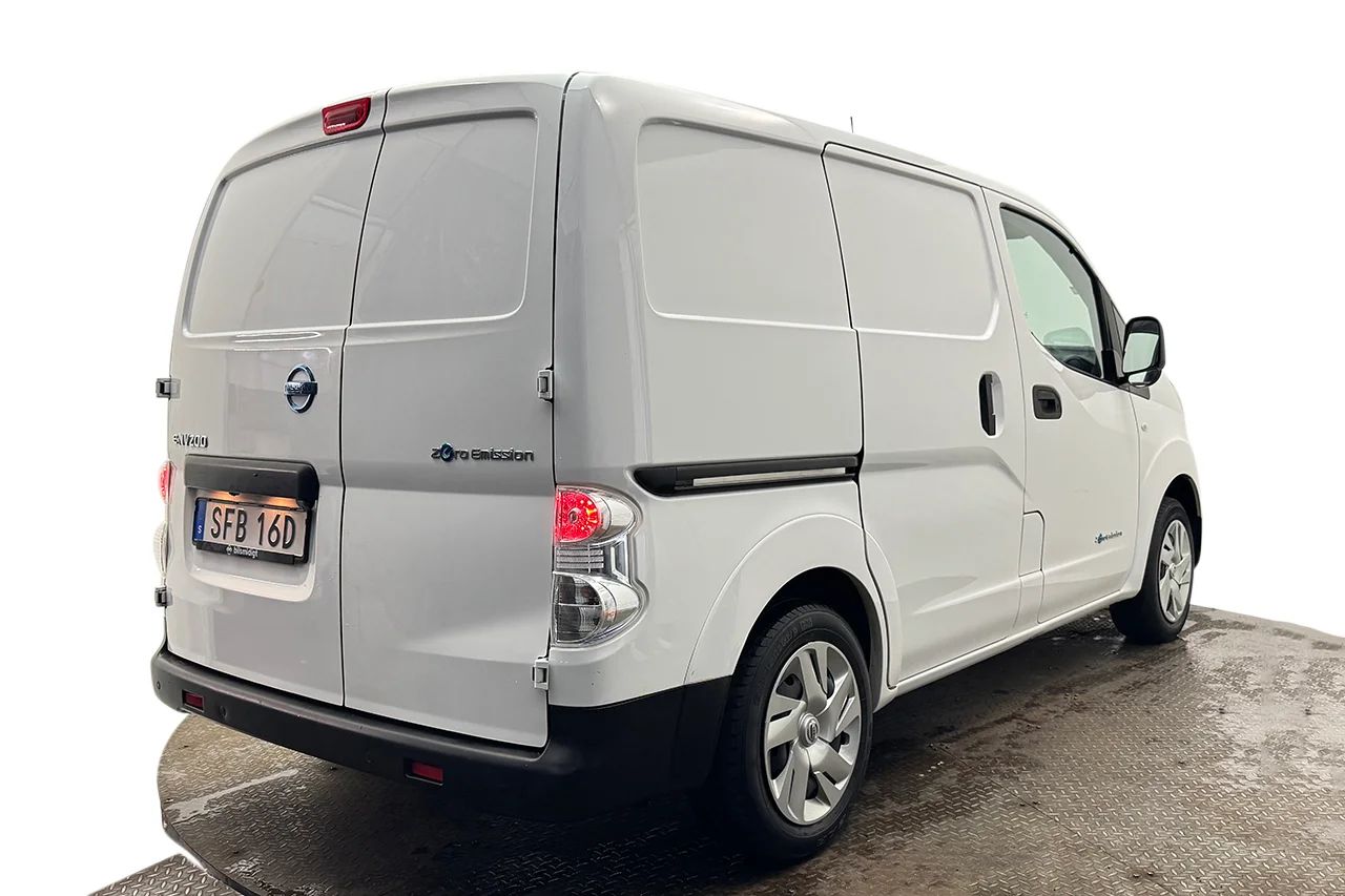 Nissan e-NV200 Skåp 40 kWh Inredd 2xSidodörr Kamera Rattvärme MOMS – bild 6 av 28