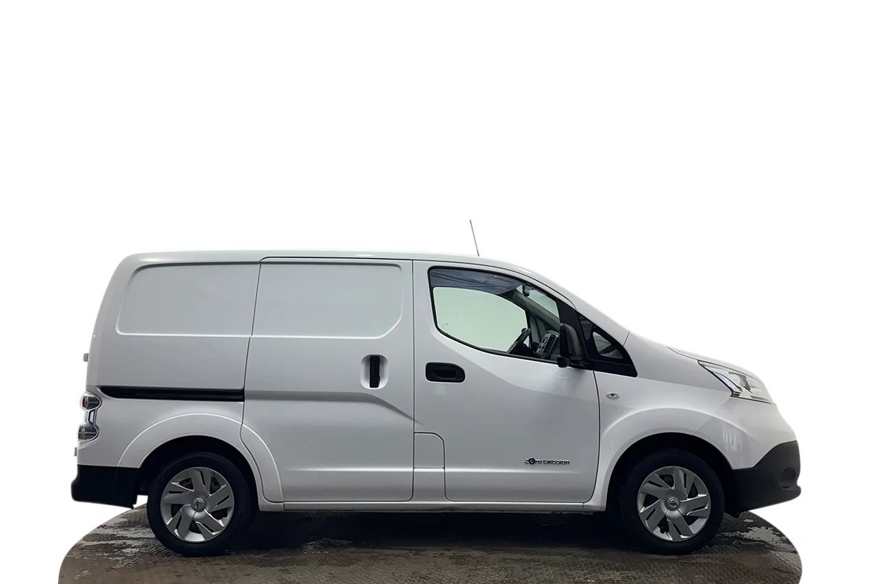 Nissan e-NV200 Skåp 40 kWh Inredd 2xSidodörr Kamera Rattvärme MOMS – bild 5 av 28
