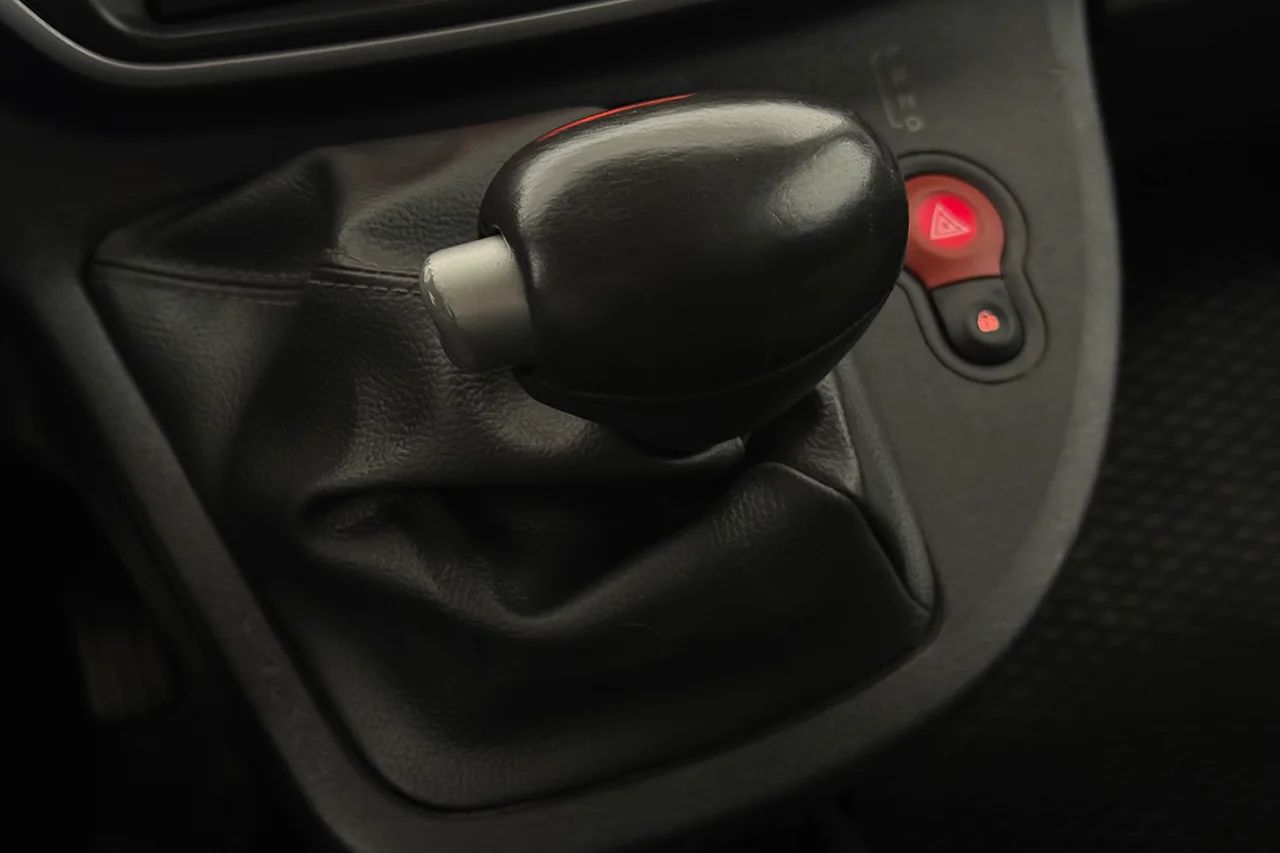 Renault Kangoo ZE Maxi 33 kWh Köpt batteri Inredd Värmare P-Sens MOMS – bild 20 av 22