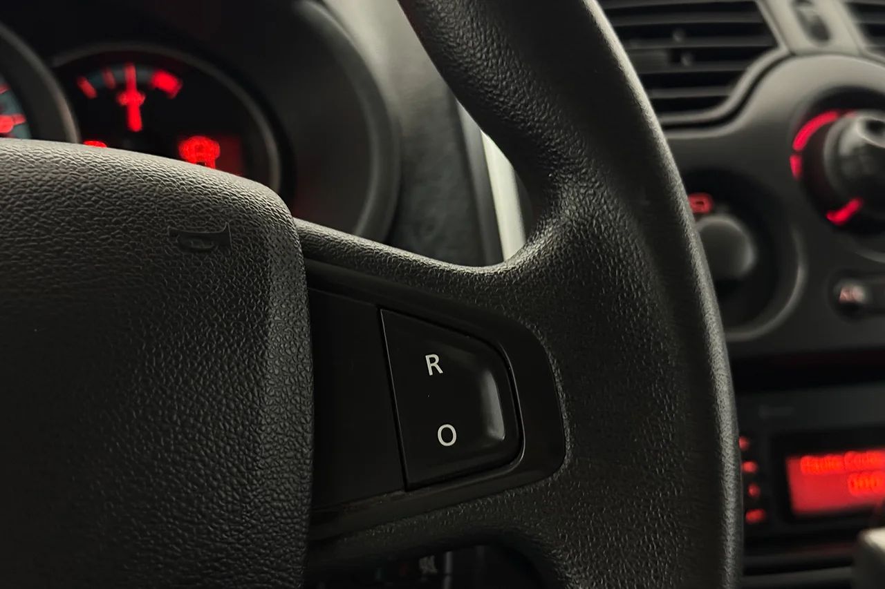 Renault Kangoo ZE Maxi 33 kWh Köpt batteri Inredd Värmare P-Sens MOMS – bild 17 av 22