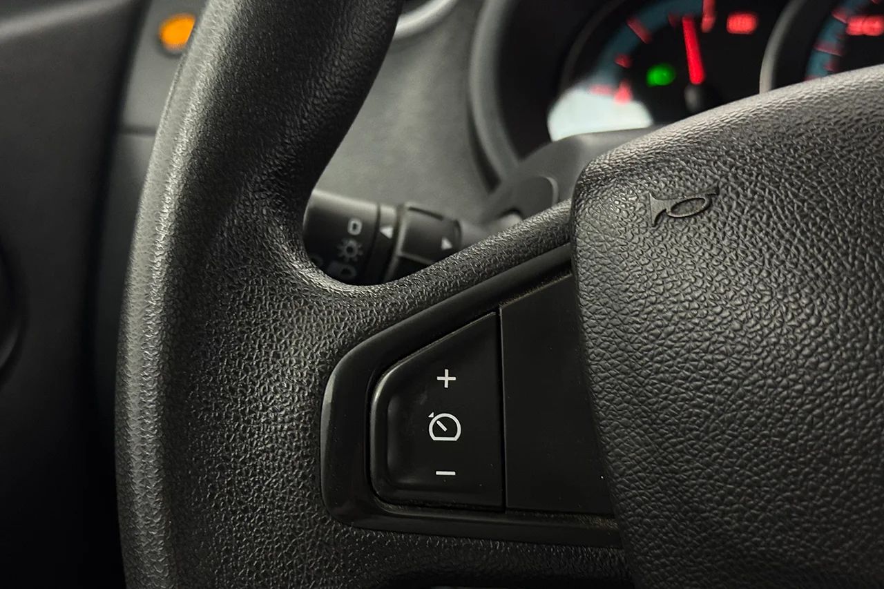 Renault Kangoo ZE Maxi 33 kWh Köpt batteri Inredd Värmare P-Sens MOMS – bild 16 av 22