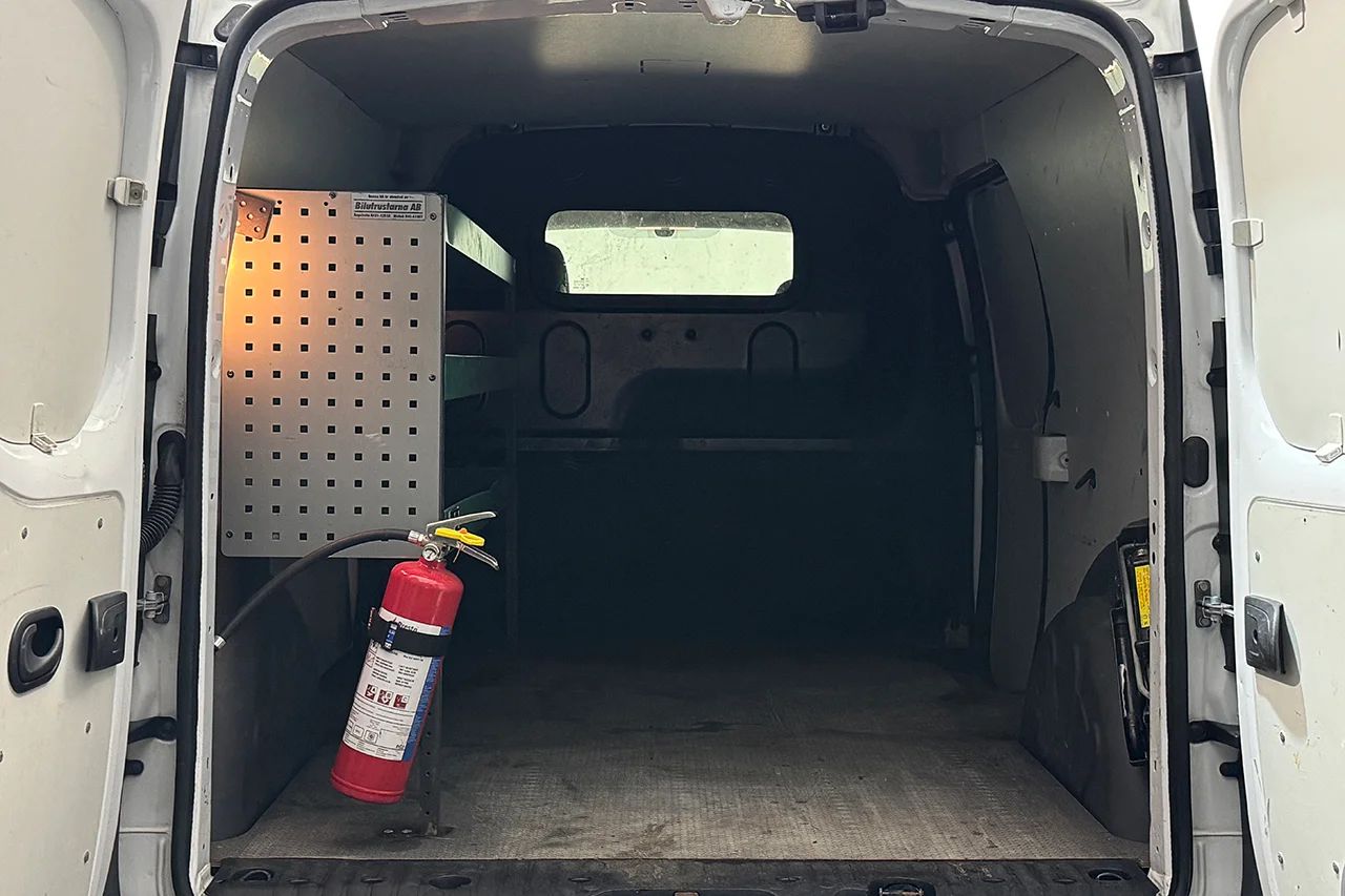 Renault Kangoo ZE Maxi 33 kWh Köpt batteri Inredd Värmare P-Sens MOMS – bild 11 av 22