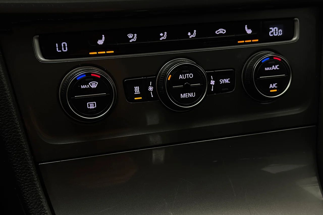 Volkswagen Golf Alltrack 2.0 TDI 4M Premium Drag Delskinn Massage Kamera Värmare – bild 23 av 32