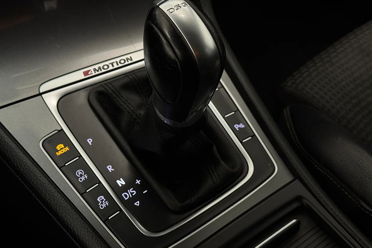 Volkswagen Golf Alltrack 2.0 TDI 4M Premium Drag Delskinn Massage Kamera Värmare – bild 24 av 32