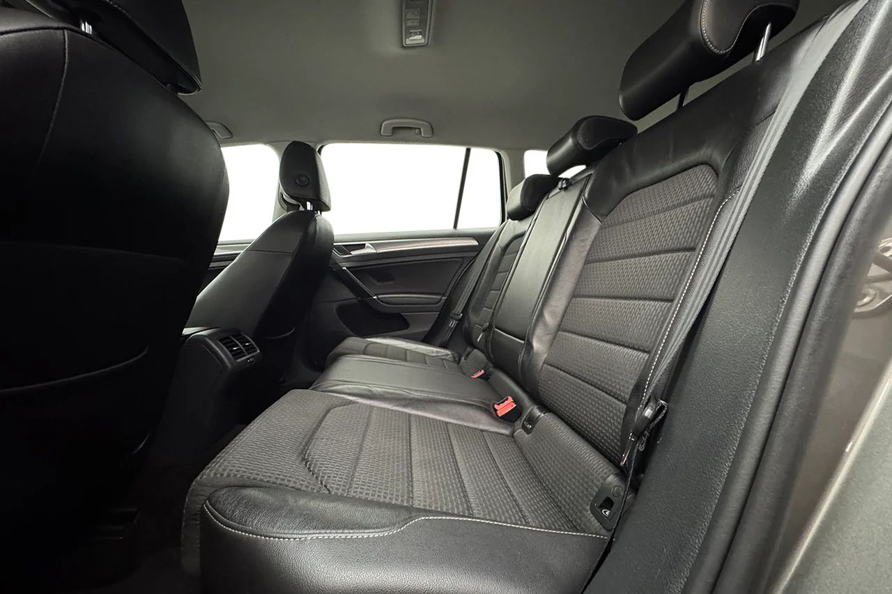 Volkswagen Golf Alltrack 2.0 TDI 4M Premium Drag Delskinn Massage Kamera Värmare – bild 14 av 32