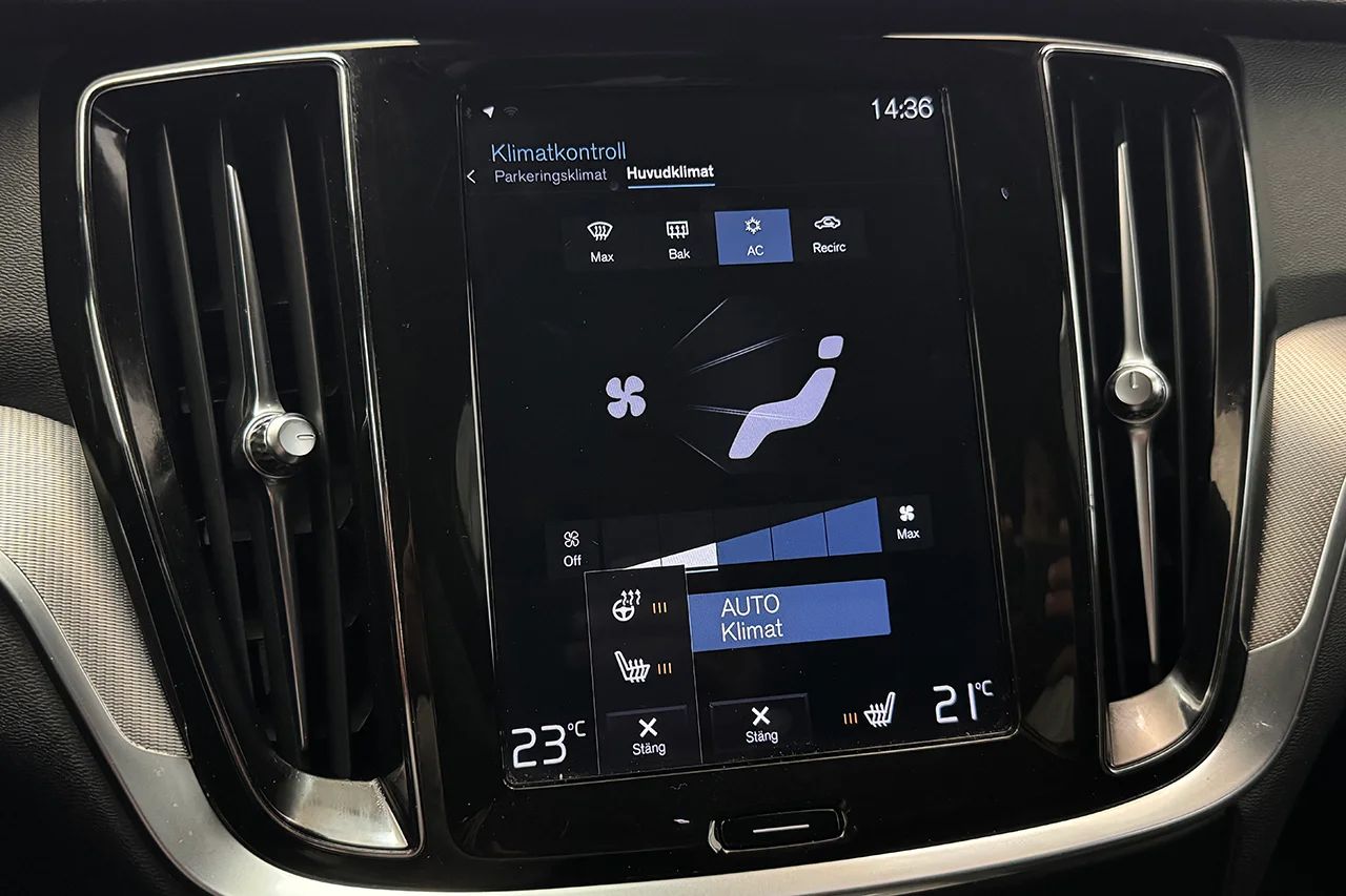 Volvo V60 D4 AWD Aut R-Design Pano Navi Värmare Delläder MOMS – bild 23 av 34