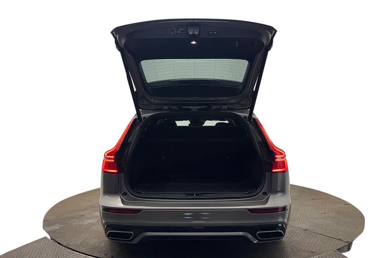 Volvo V60 D4 AWD Aut R-Design Pano Navi Värmare Delläder MOMS – bild 7 av 34