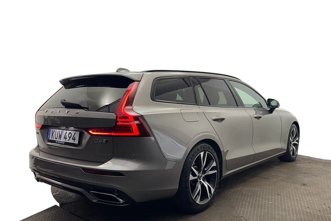 Volvo V60 D4 AWD Aut R-Design Pano Navi Värmare Delläder MOMS – bild 5 av 34
