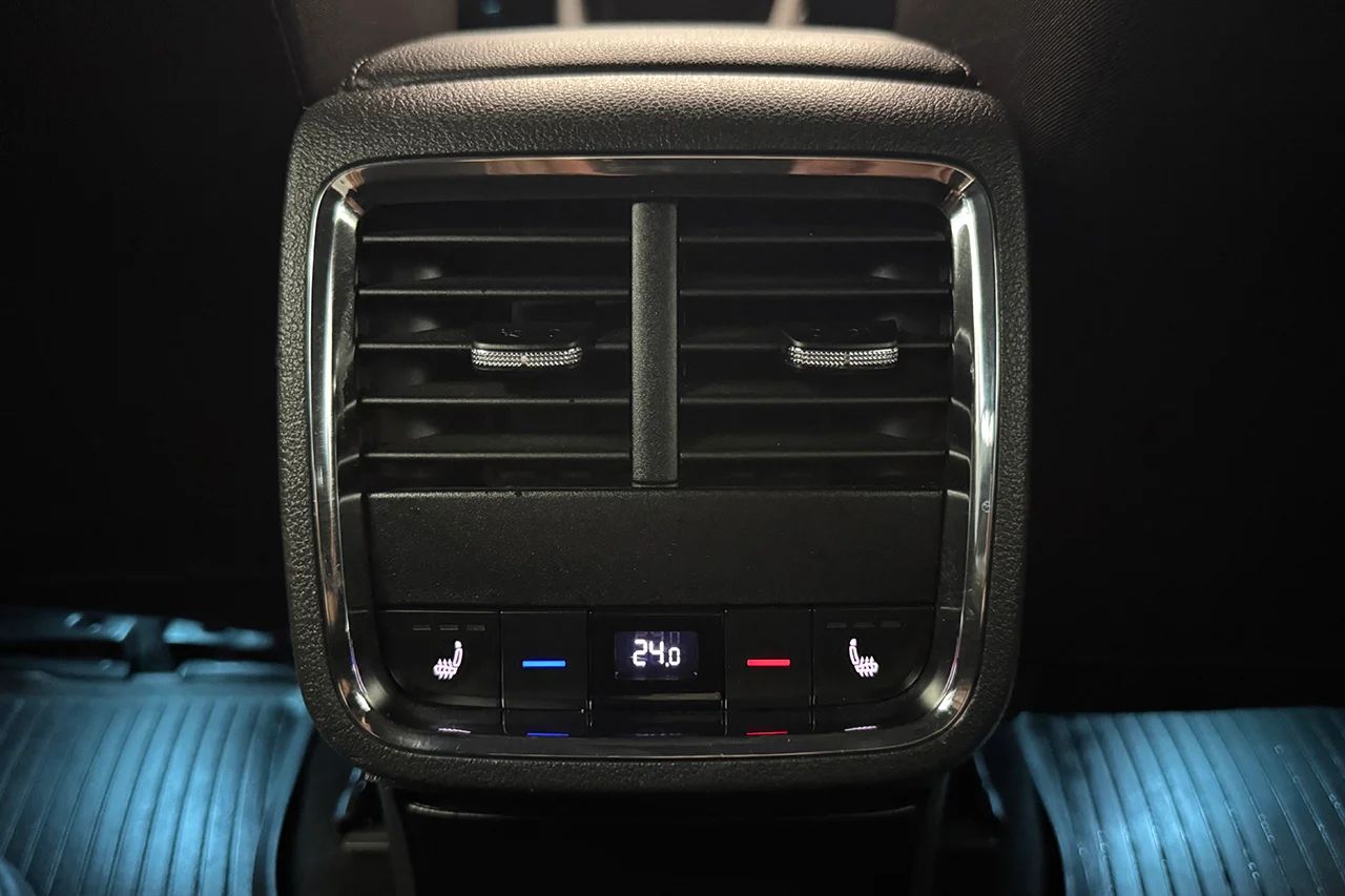 Skoda Octavia Kombi 2.0 TDI 4x4 Style Drag Kamera Cockpit Stolminne 200hk – bild 16 av 37