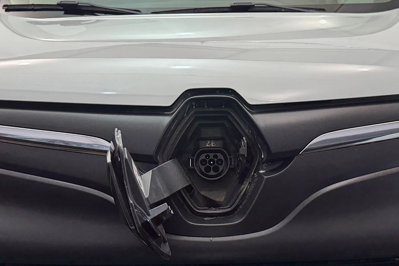 Renault Kangoo ZE Maxi 33 kWh Köpt batteri Inredd Kamera P-Sens Värmare – bild 3 av 29