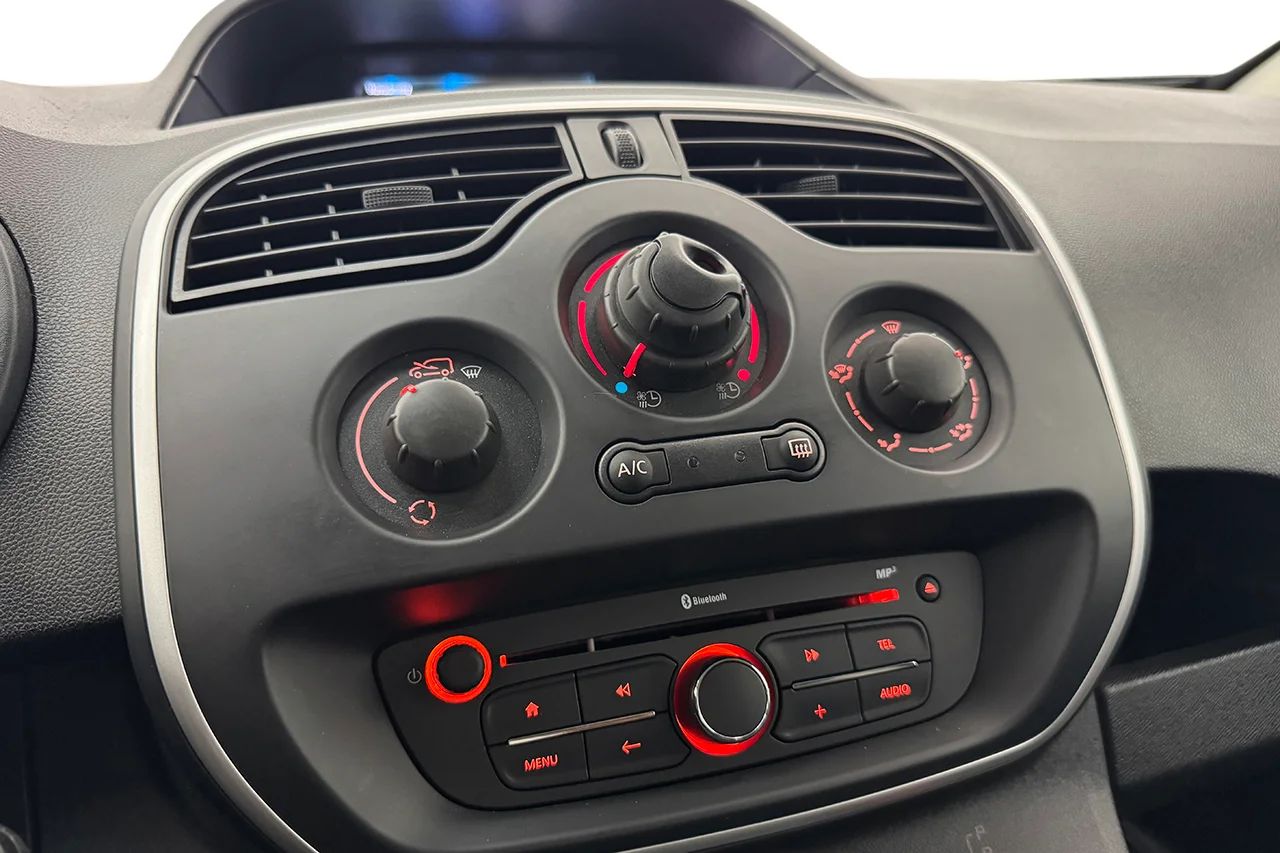 Renault Kangoo ZE Maxi 33 kWh Köpt batteri Inredd Kamera P-Sens Värmare – bild 27 av 29
