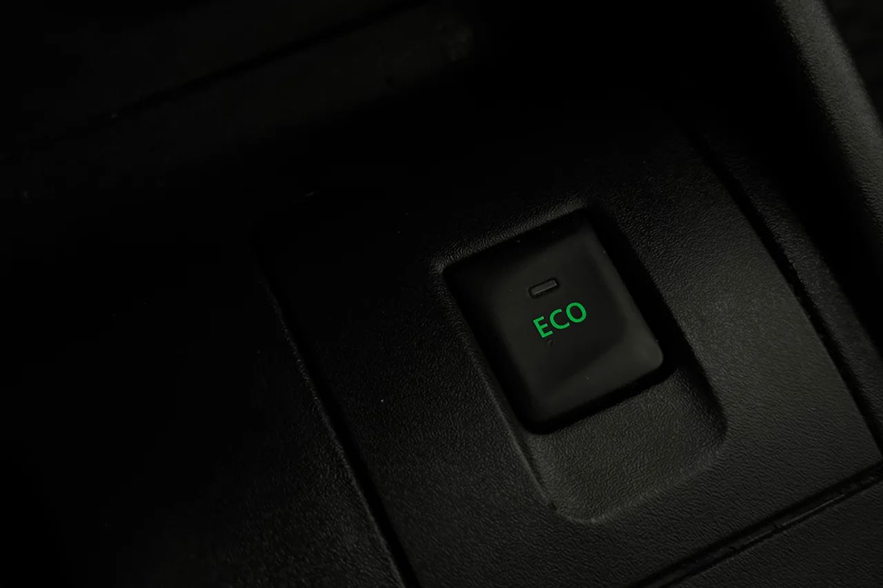 Renault Kangoo ZE Maxi 33 kWh Köpt batteri Inredd Kamera P-Sens Värmare – bild 28 av 29