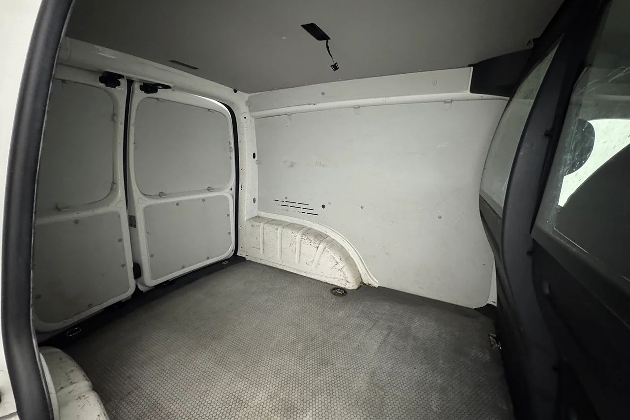 Volkswagen Caddy Skap 2.0 TDI Aut Drag Värmare P-Sens LED-ramp MOMS 102hk – bild 11 av 25
