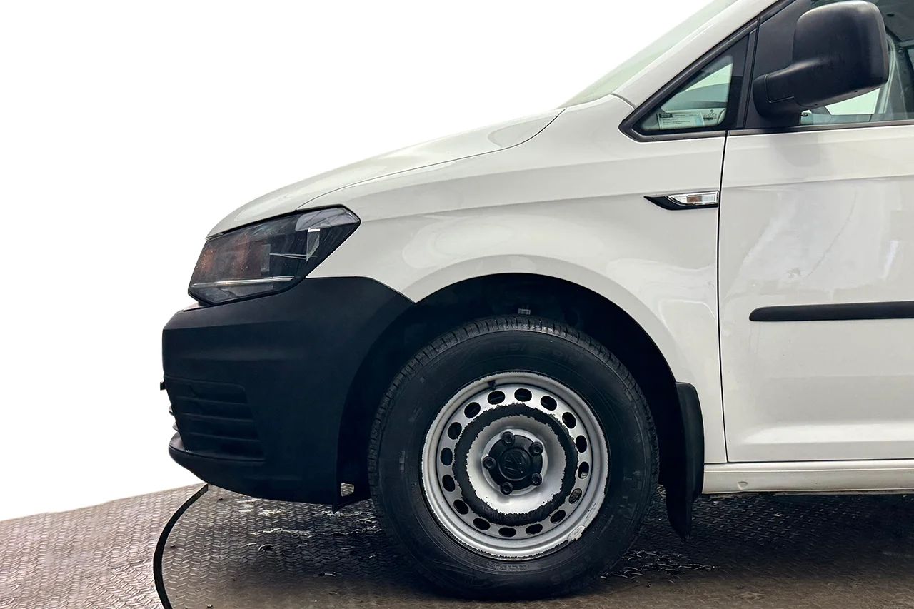Volkswagen Caddy Skap 2.0 TDI Aut Drag Värmare P-Sens LED-ramp MOMS 102hk – bild 10 av 25