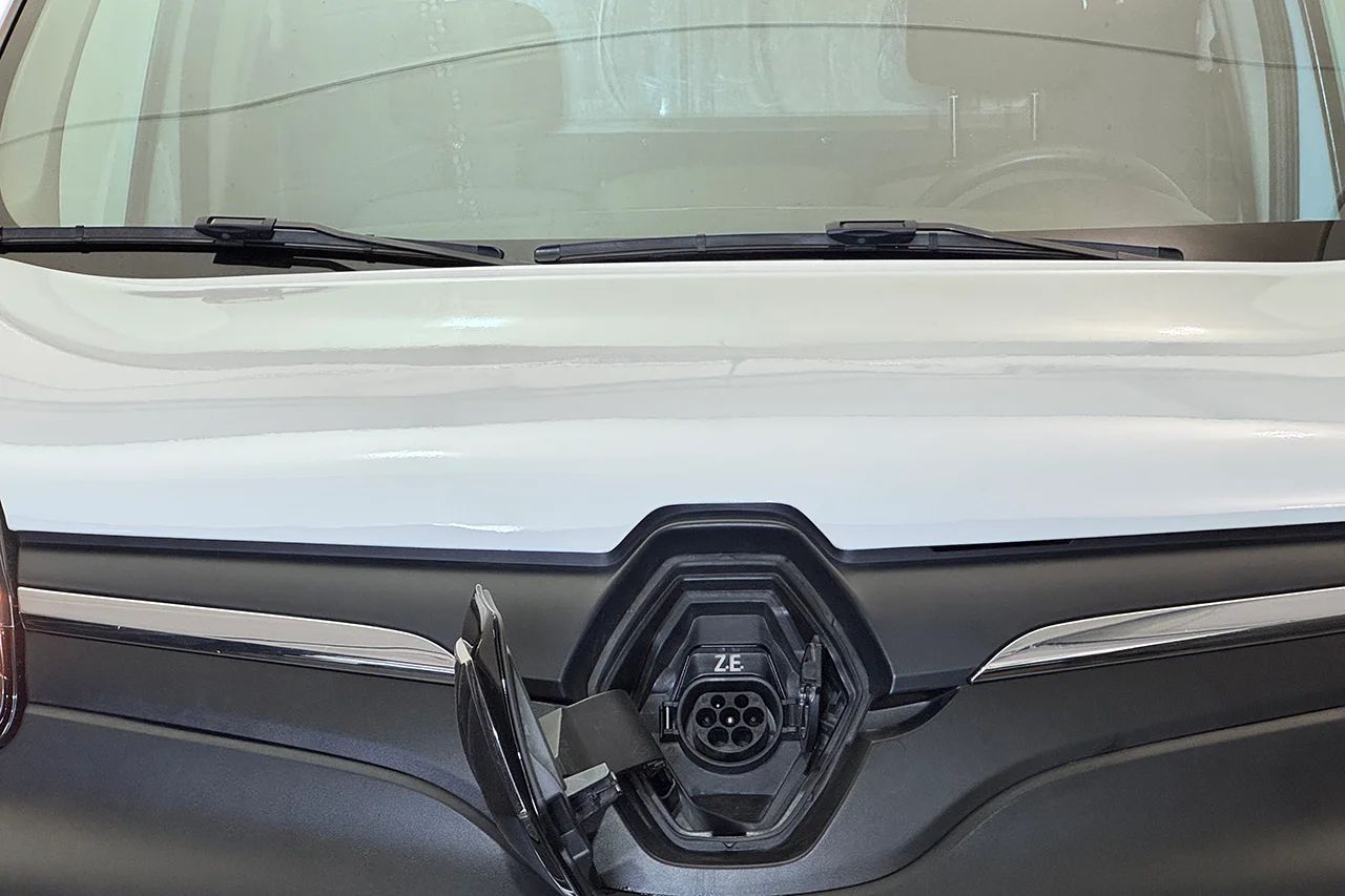 Renault Kangoo ZE 33 kWh Köpt batteri Drag Inredd Värmare 60hk – bild 3 av 23