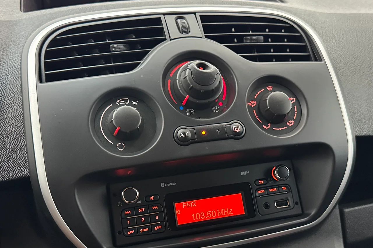 Renault Kangoo ZE 33 kWh Köpt batteri Drag Inredd Värmare 60hk – bild 20 av 23