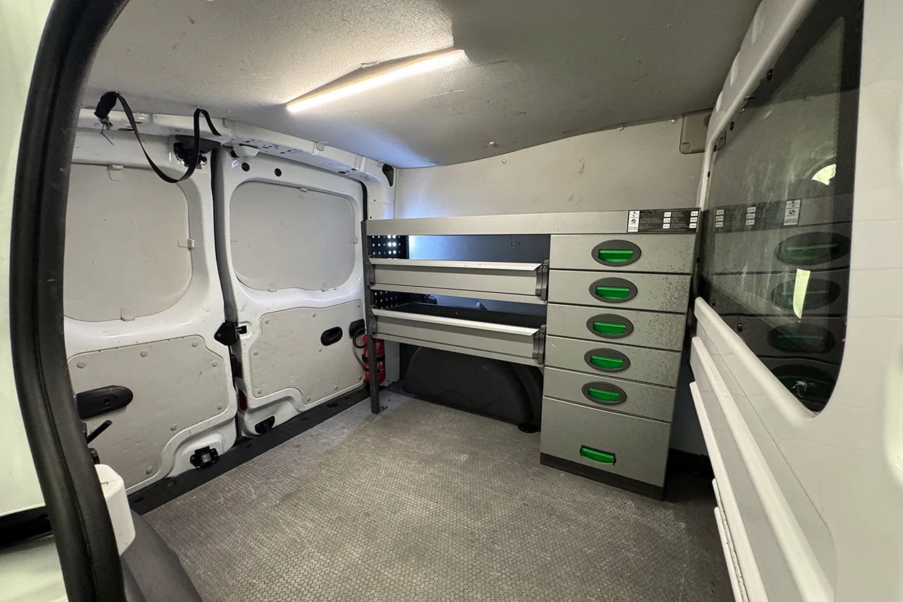 Renault Kangoo ZE 33 kWh Köpt batteri Drag Inredd Värmare 60hk – bild 11 av 23