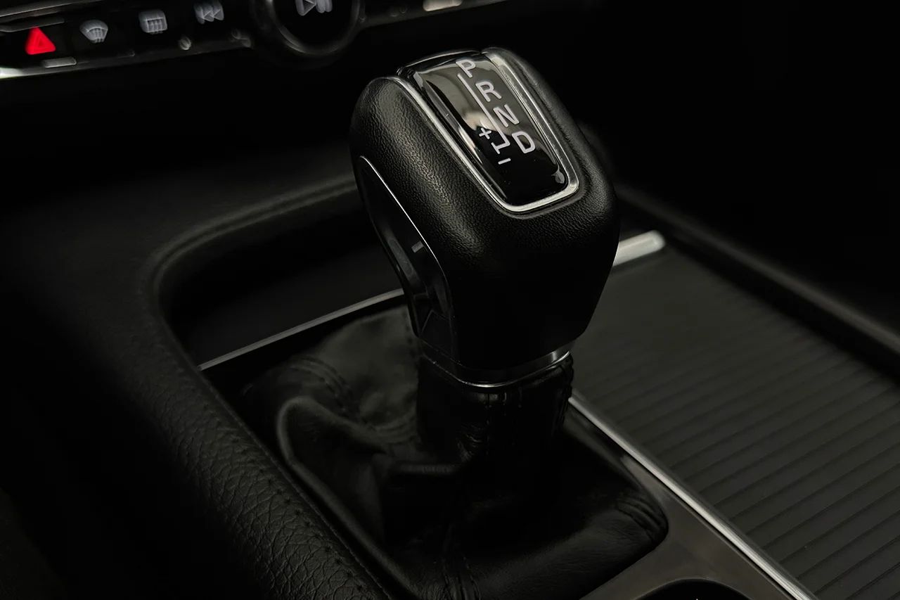 Volvo S90 T4 Aut Momentum Delläder Värmare Cockpit 190hk – bild 26 av 31