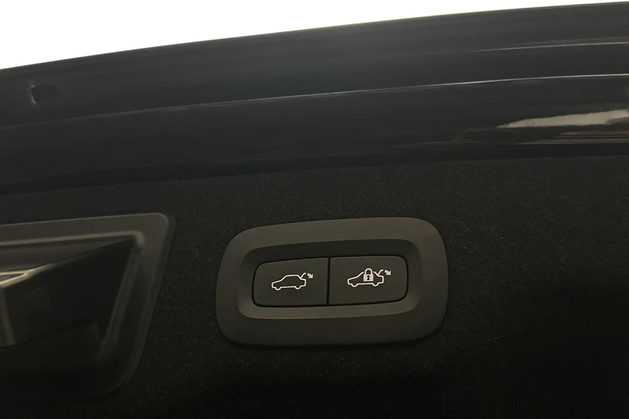 Volvo S90 T4 Aut Momentum Delläder Värmare Cockpit 190hk – bild 31 av 31