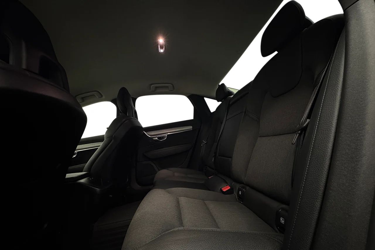 Volvo S90 T4 Aut Momentum Delläder Värmare Cockpit 190hk – bild 14 av 31