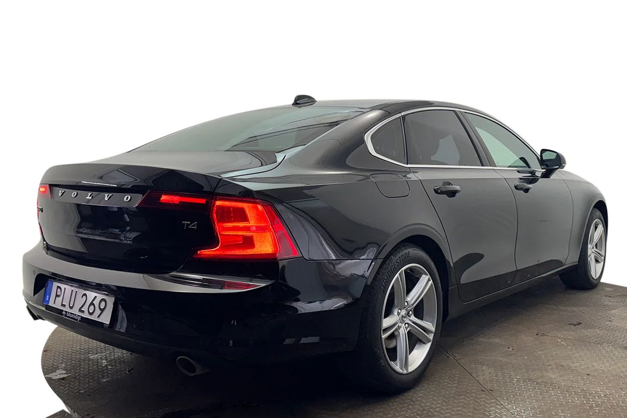 Volvo S90 T4 Aut Momentum Delläder Värmare Cockpit 190hk – bild 5 av 31