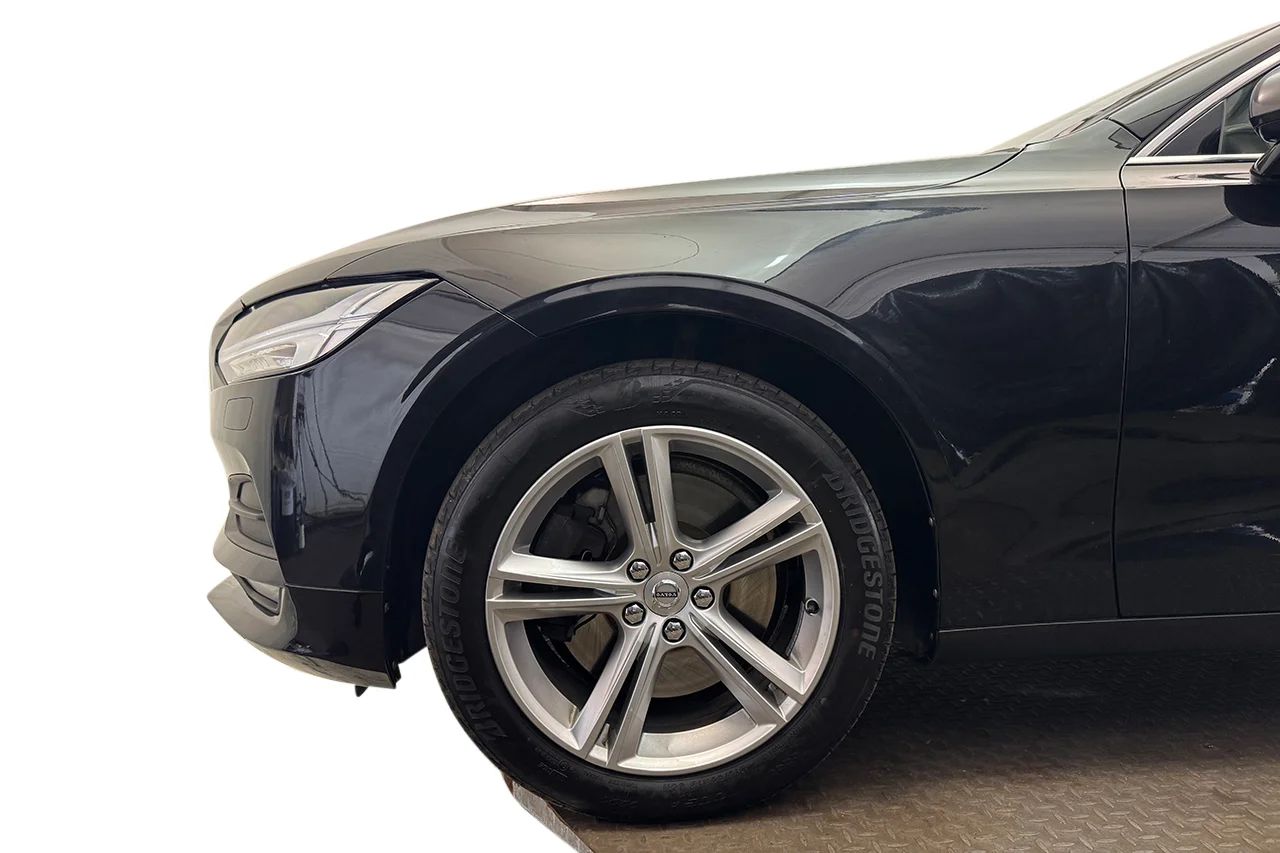 Volvo S90 T4 Aut Momentum Delläder Värmare Cockpit 190hk – bild 10 av 31