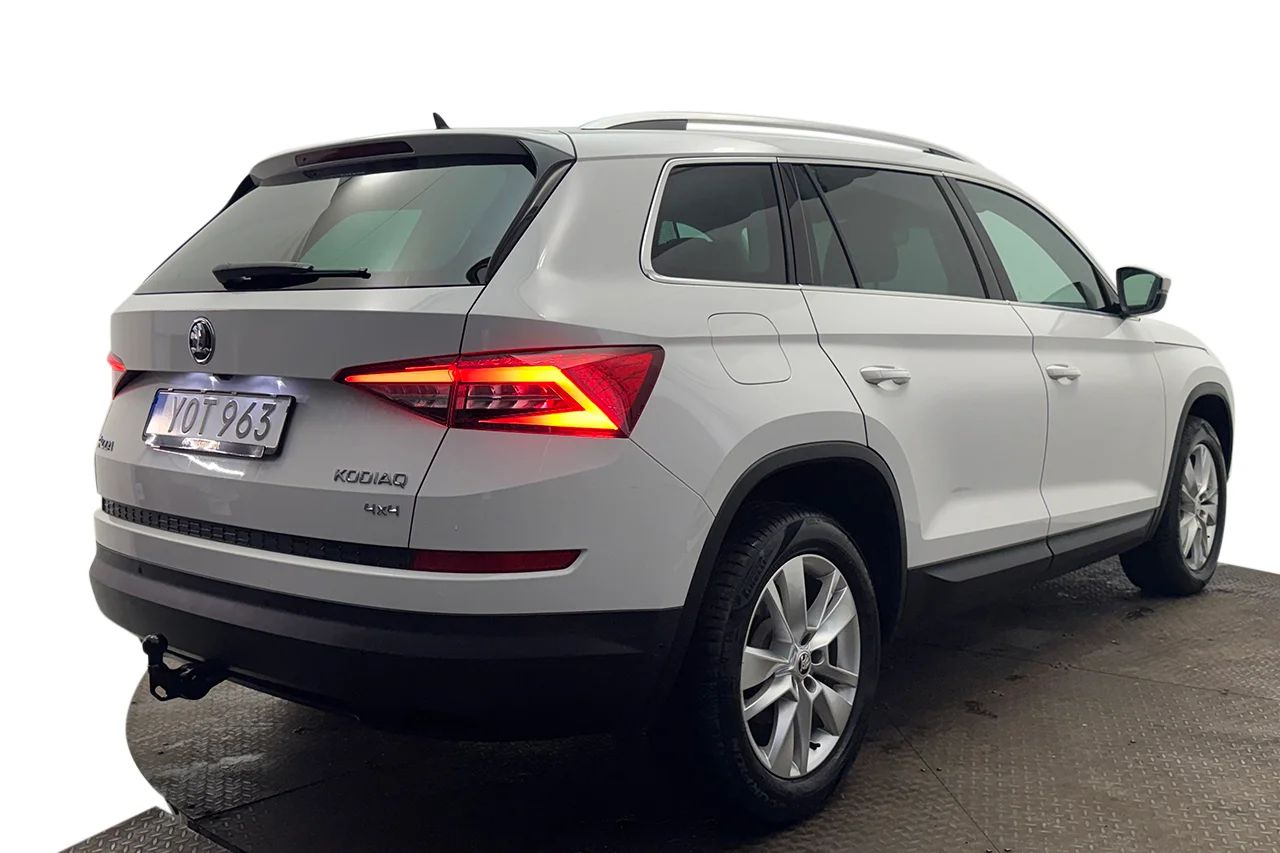 Skoda Kodiaq 2.0 TSI 4x4 Aut Business Drag Läder Stolminne 360° CANTON 180hk – bild 5 av 33