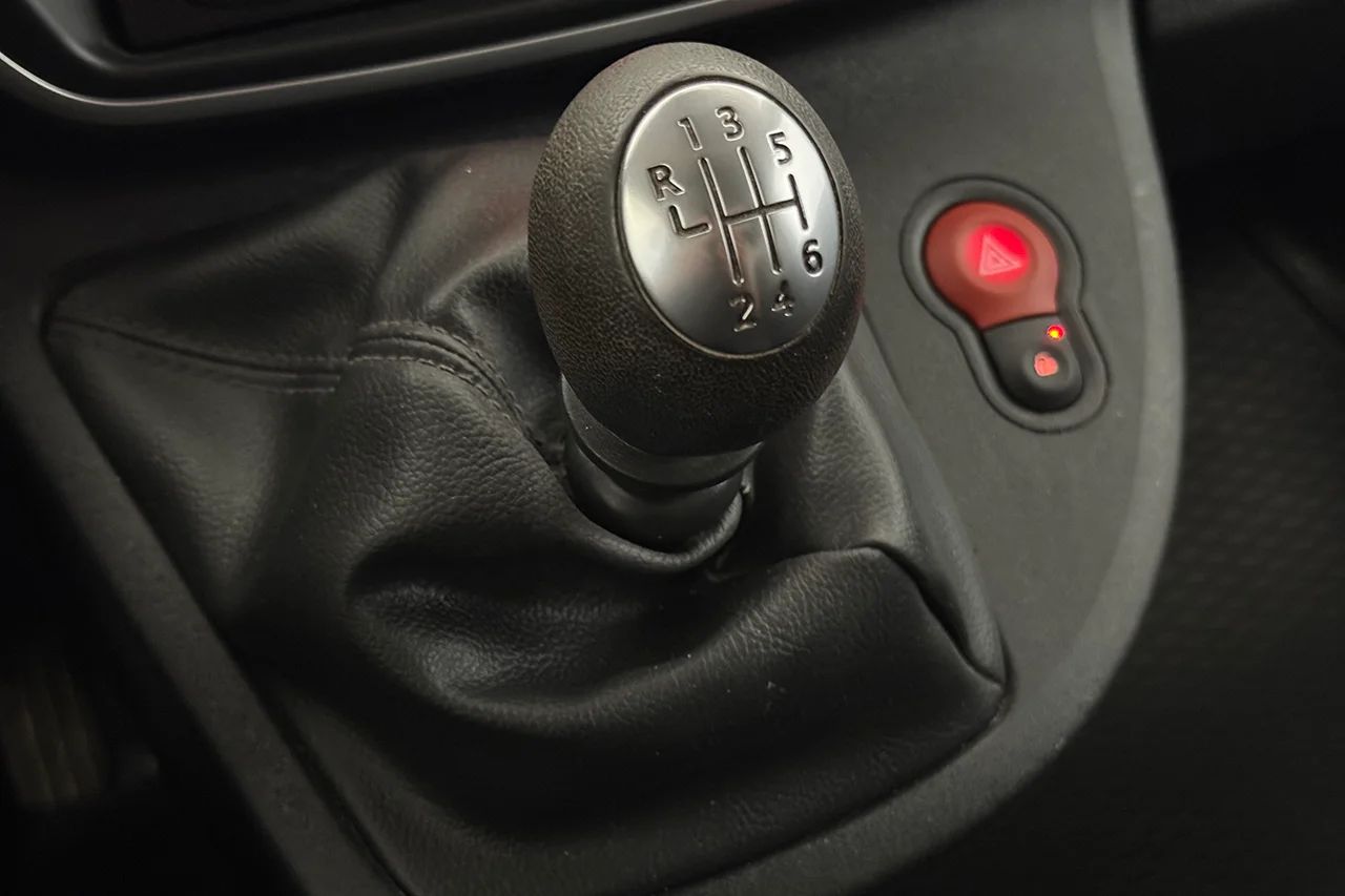 Renault Kangoo Maxi 1.5 Drag Värmare PDC Takräcke MOMS – bild 18 av 20