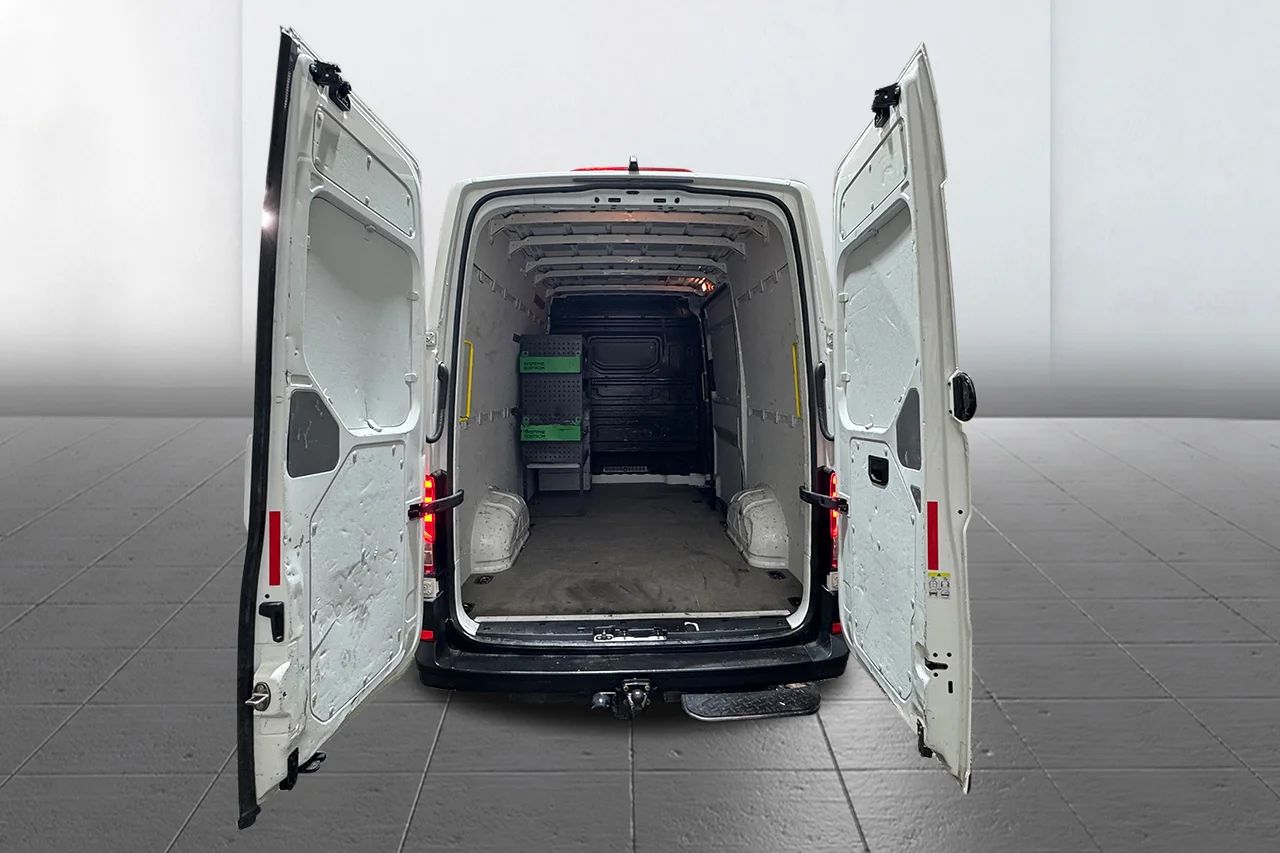 Volkswagen Crafter 35 L3H3 2.0 TDI Aut Drag Inredd Kamera Värmare MOMS – bild 6 av 23