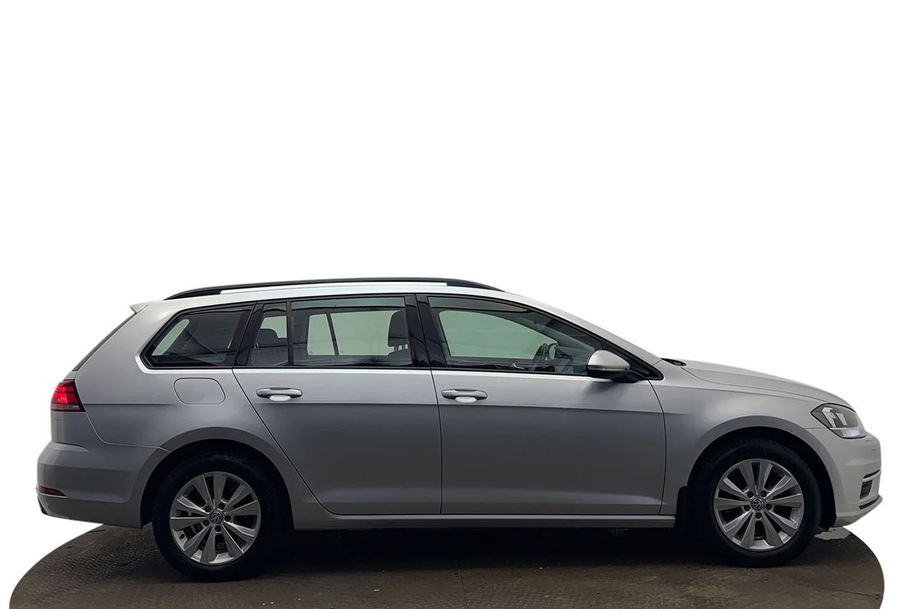 Volkswagen Golf SC 1.0 TSI Drag Kamera AppConnect 110hk – bild 4 av 27