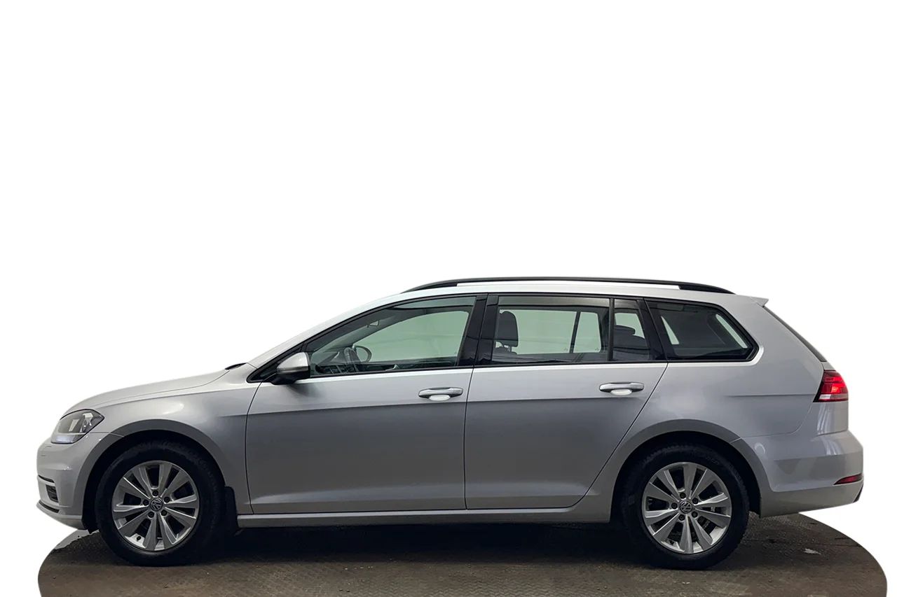 Volkswagen Golf SC 1.0 TSI Drag Kamera AppConnect 110hk – bild 9 av 27
