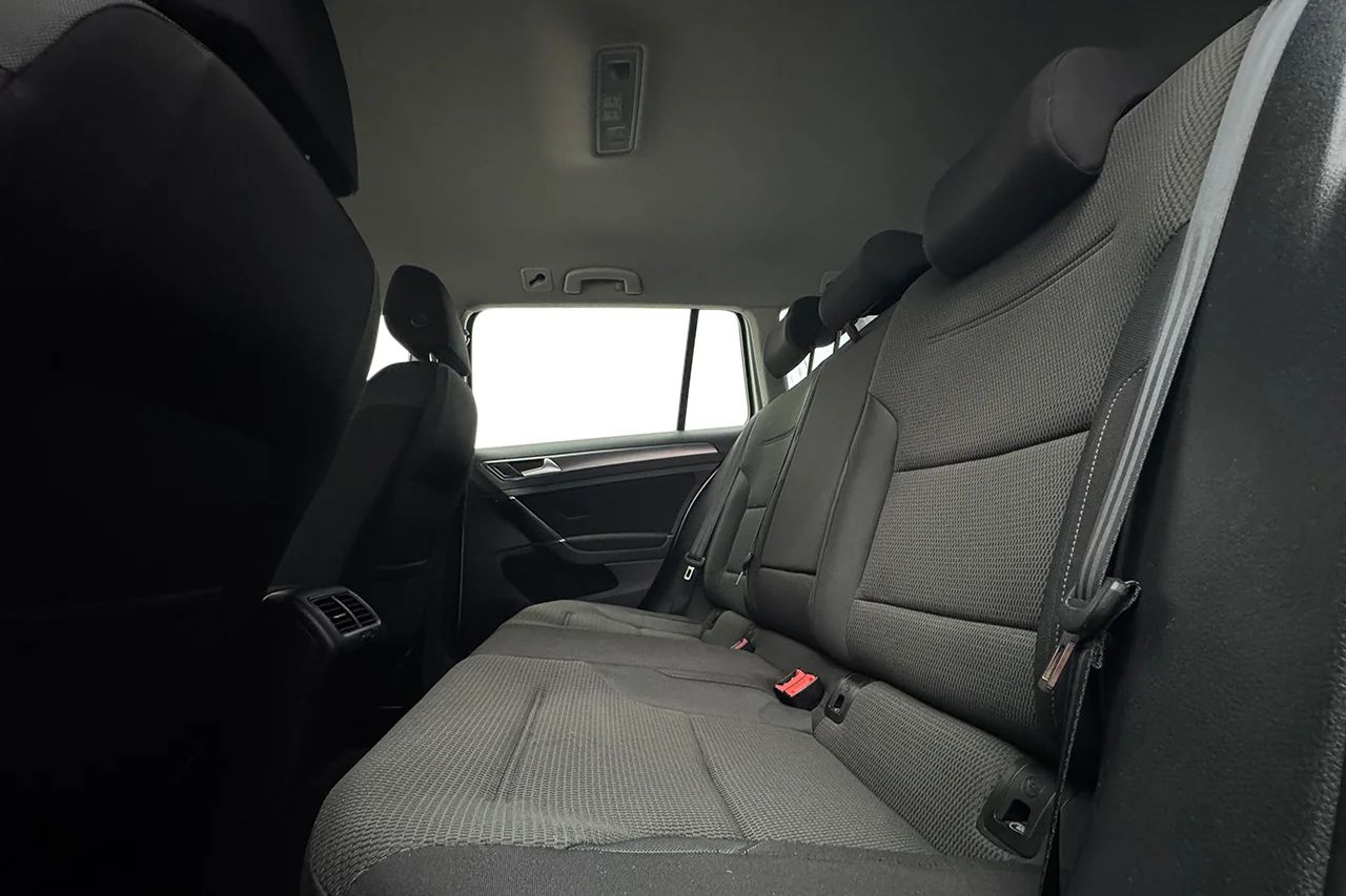 Volkswagen Golf SC 1.0 TSI Drag Kamera AppConnect 110hk – bild 12 av 27