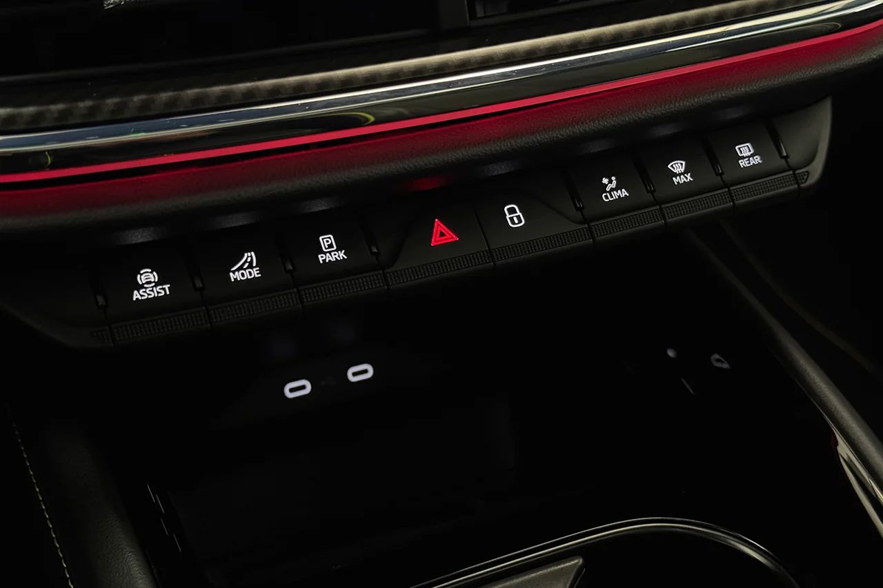 Skoda Enyaq Coupé RS Solid Advanced Drag CANTON HUD Pano Stolsminne 340hk – bild 30 av 37