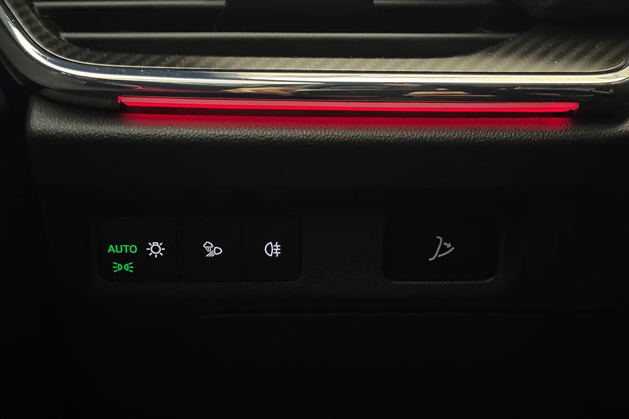 Skoda Enyaq Coupé RS Solid Advanced Drag CANTON HUD Pano Stolsminne 340hk – bild 33 av 37