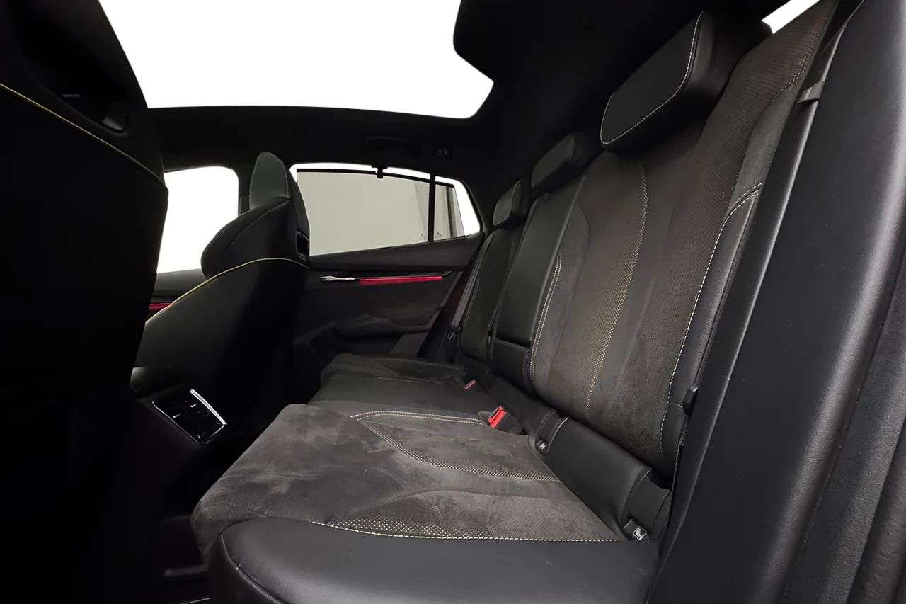 Skoda Enyaq Coupé RS Solid Advanced Drag CANTON HUD Pano Stolsminne 340hk – bild 15 av 37