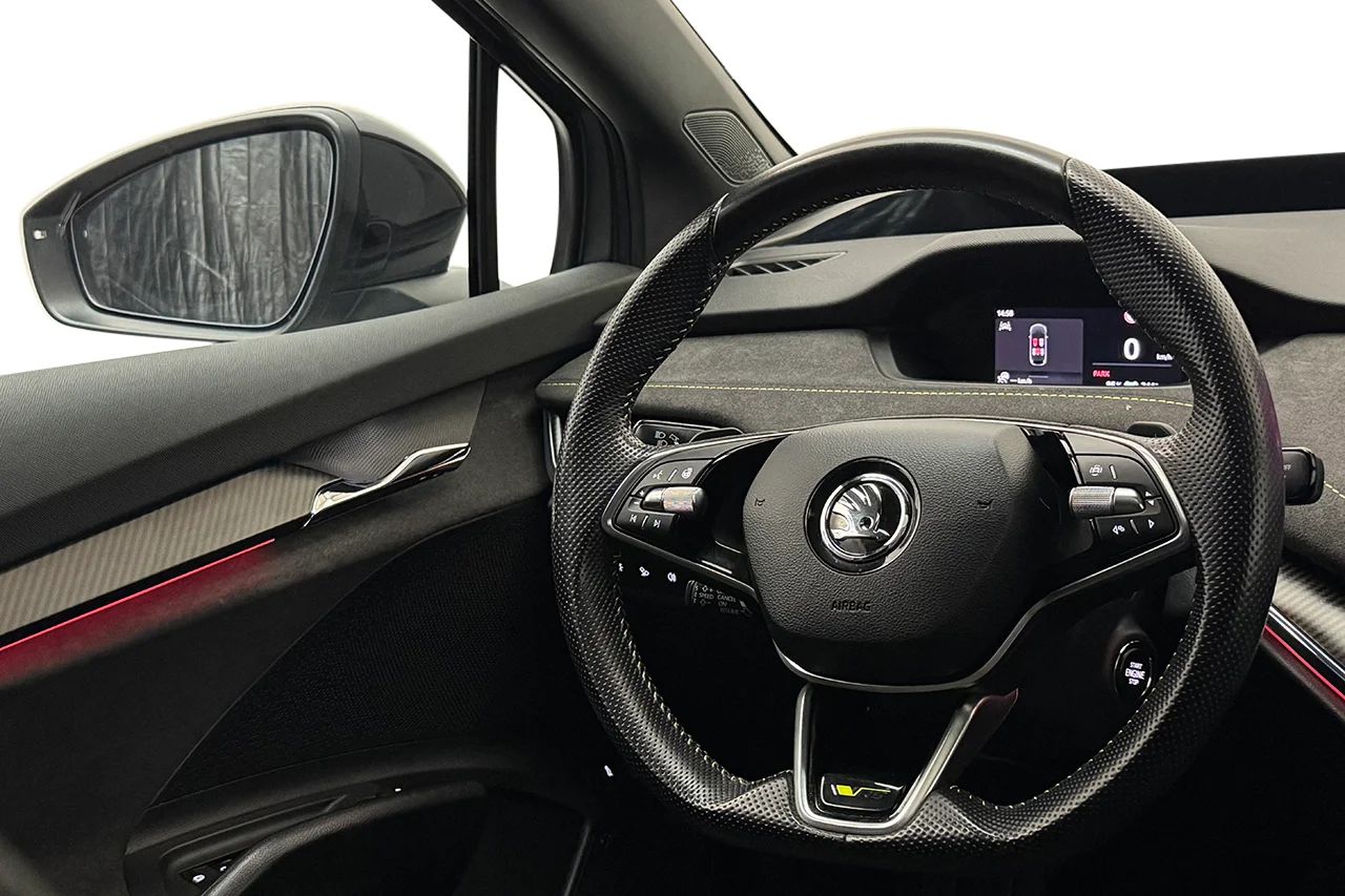 Skoda Enyaq Coupé RS Solid Advanced Drag CANTON HUD Pano Stolsminne 340hk – bild 18 av 37