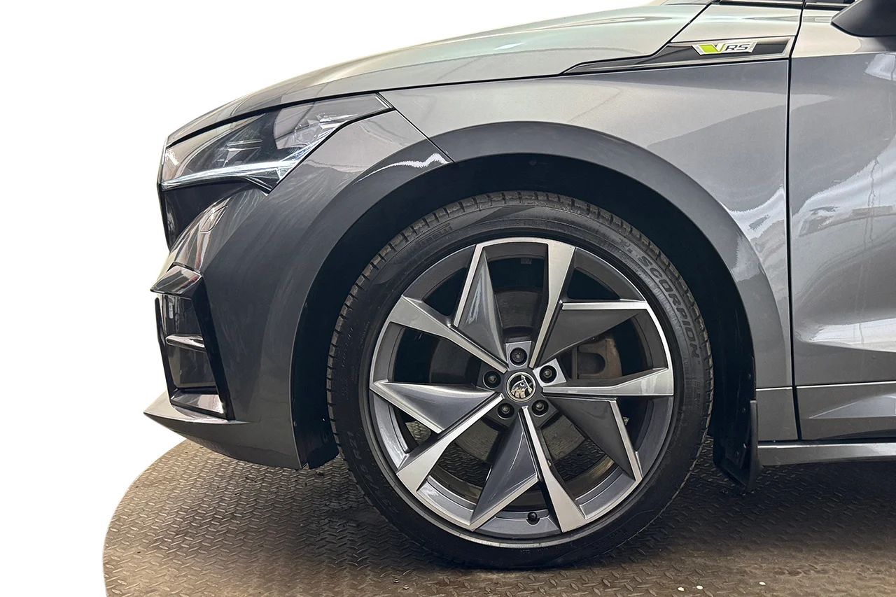 Skoda Enyaq Coupé RS Solid Advanced Drag CANTON HUD Pano Stolsminne 340hk – bild 9 av 37