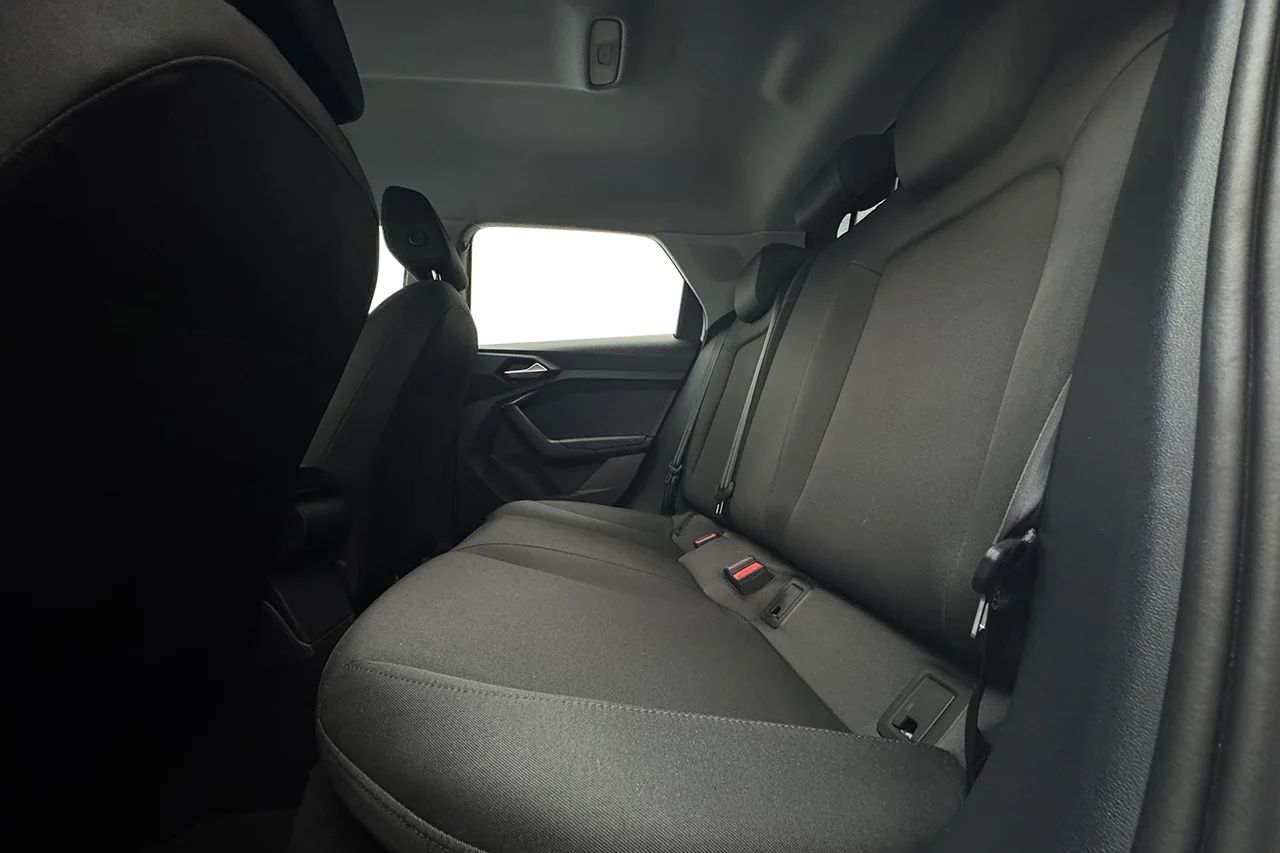 Audi A1 Sportback 30 TFSI Automat Proline Cockpit P-Sensorer MOMS 116hk – bild 13 av 29