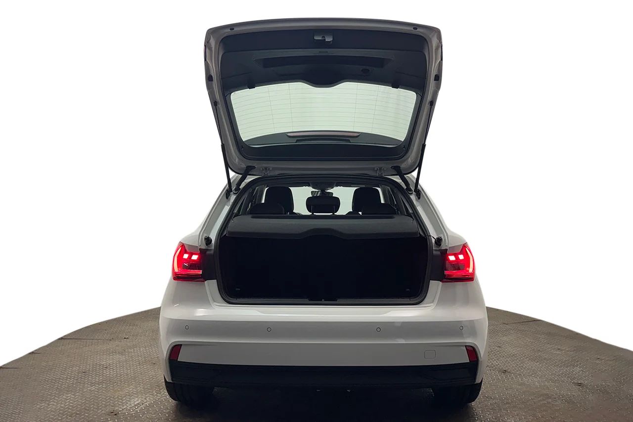 Audi A1 Sportback 30 TFSI Automat Proline Cockpit P-Sensorer MOMS 116hk – bild 7 av 29