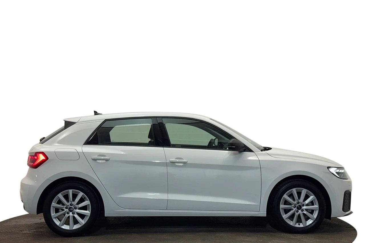 Audi A1 Sportback 30 TFSI Automat Proline Cockpit P-Sensorer MOMS 116hk – bild 4 av 29
