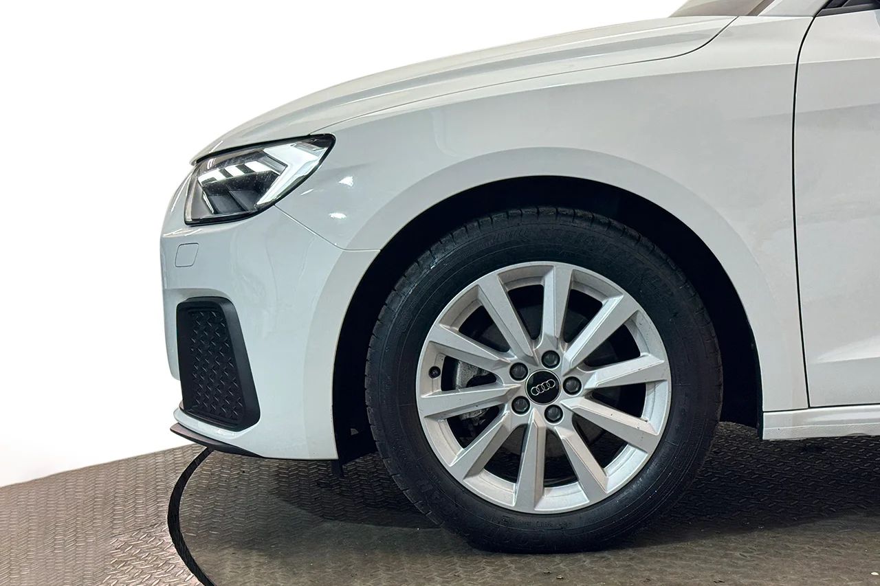 Audi A1 Sportback 30 TFSI Automat Proline Cockpit P-Sensorer MOMS 116hk – bild 10 av 29