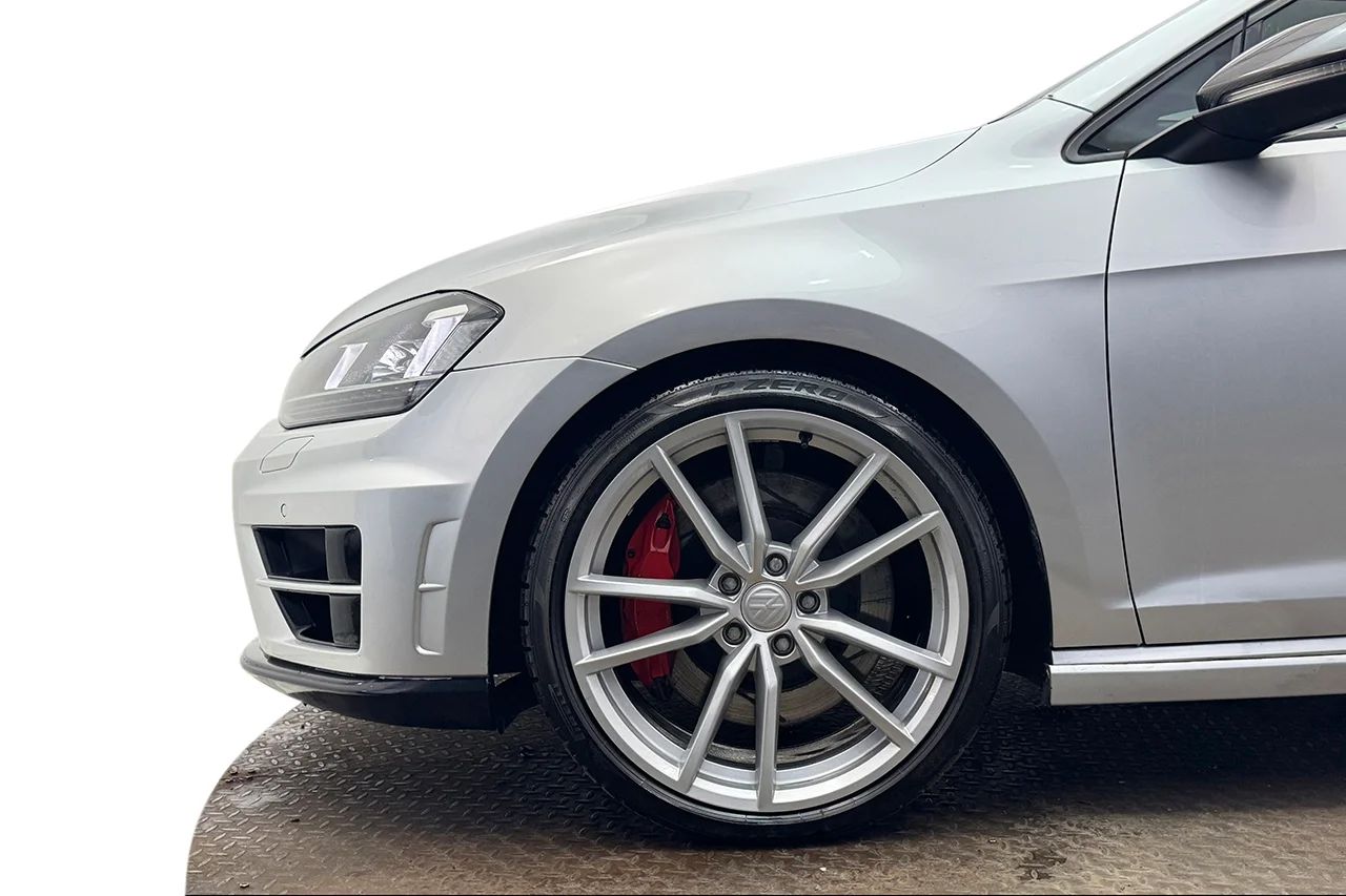 Volkswagen Golf 5-d R 2.0 TSI Aut 4M Kamera P-Sens DYNAUDIO Kamkedja 300hk – bild 10 av 33