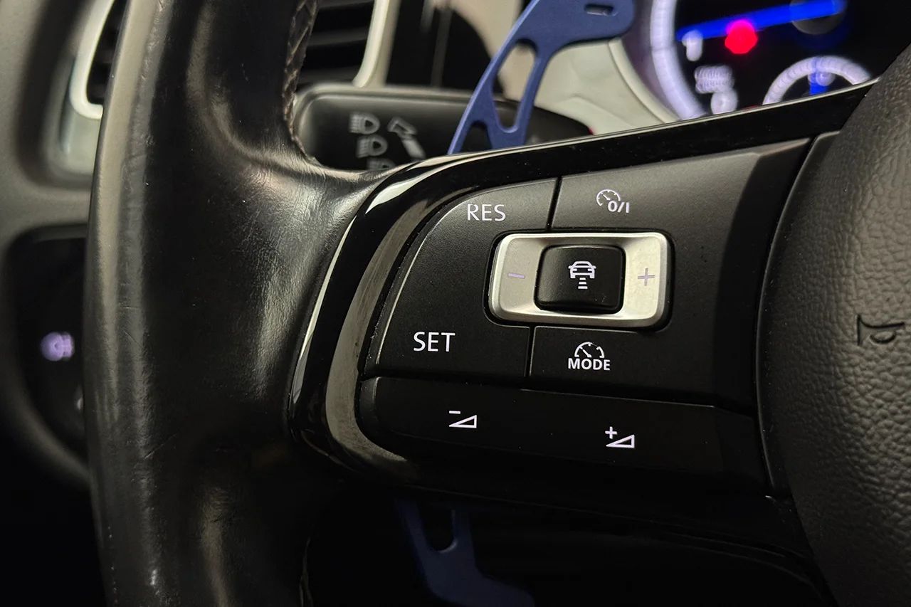 Volkswagen Golf 5-d R 2.0 TSI Aut 4M Kamera P-Sens DYNAUDIO Kamkedja 300hk – bild 22 av 33