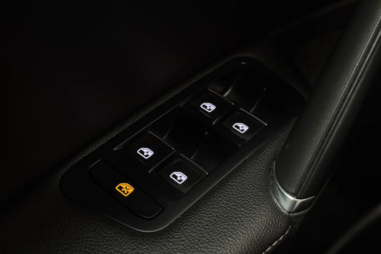 Volkswagen Golf 5-d R 2.0 TSI Aut 4M Kamera P-Sens DYNAUDIO Kamkedja 300hk – bild 32 av 33