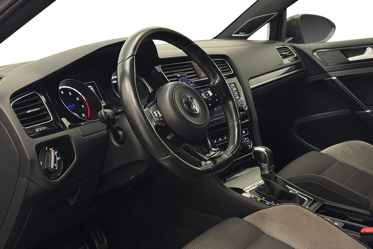 Volkswagen Golf 5-d R 2.0 TSI Aut 4M Kamera P-Sens DYNAUDIO Kamkedja 300hk – bild 12 av 33