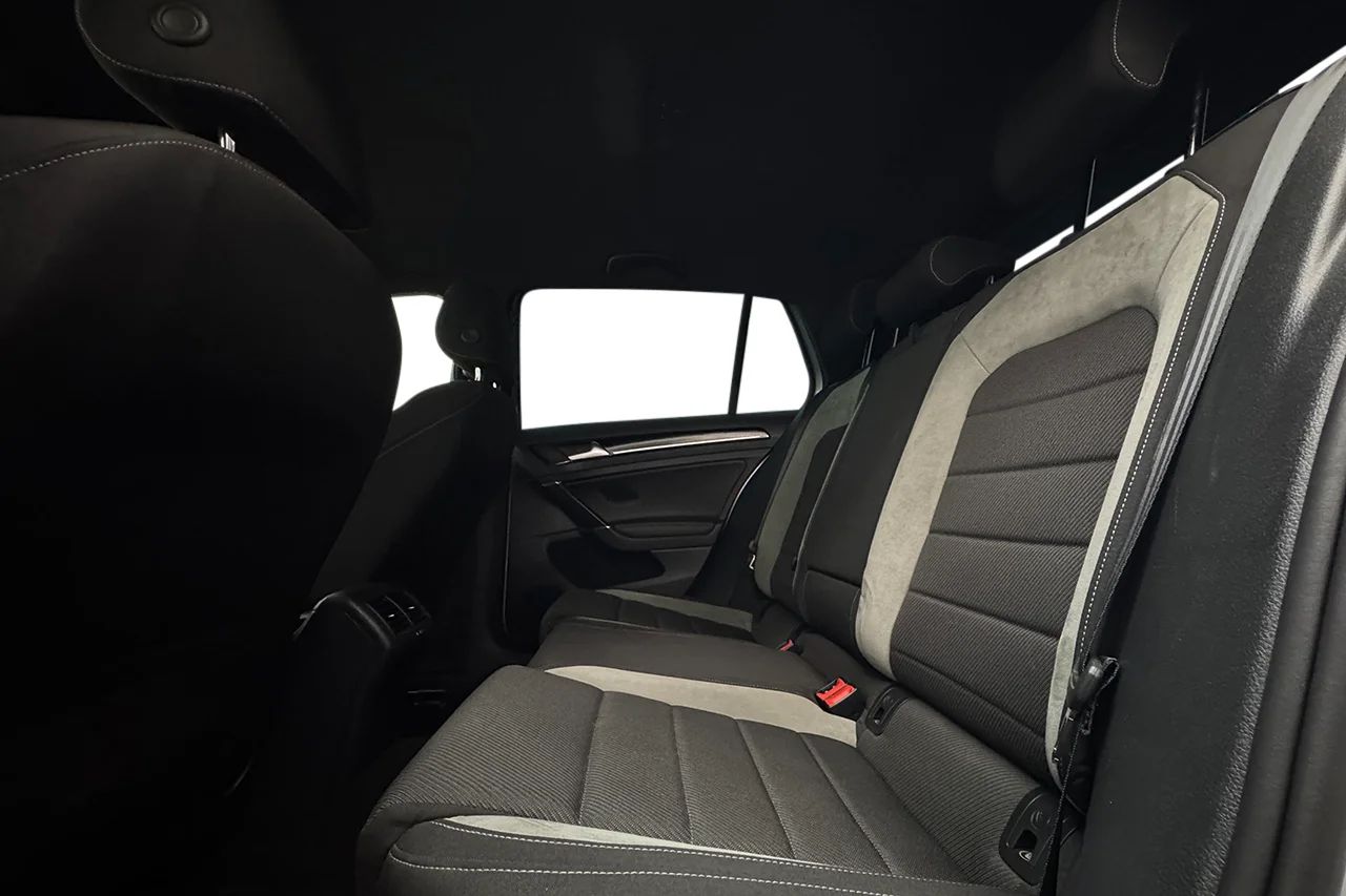 Volkswagen Golf 5-d R 2.0 TSI Aut 4M Kamera P-Sens DYNAUDIO Kamkedja 300hk – bild 15 av 33
