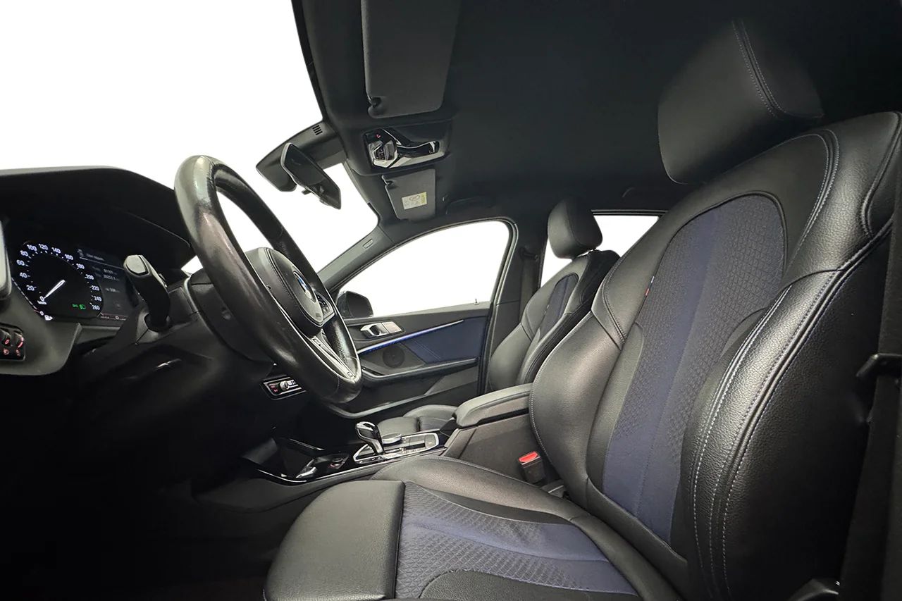 BMW 118i Aut M Sport Ljuspkt Delläder P-Sens 140hk – bild 10 av 29