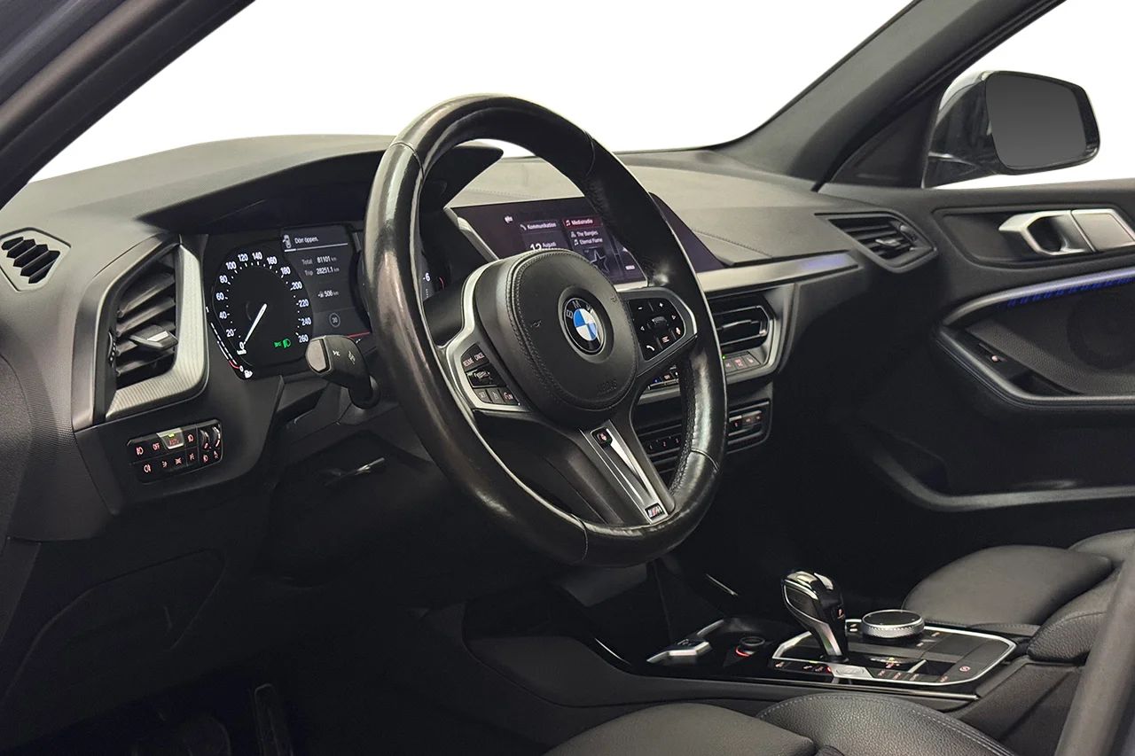 BMW 118i Aut M Sport Ljuspkt Delläder P-Sens 140hk – bild 11 av 29